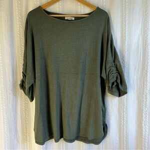 Max Studio Women’s Plus Size‎ 1X 3/4 Adjustable Ruched Sleeve Knit Slub  Shirt